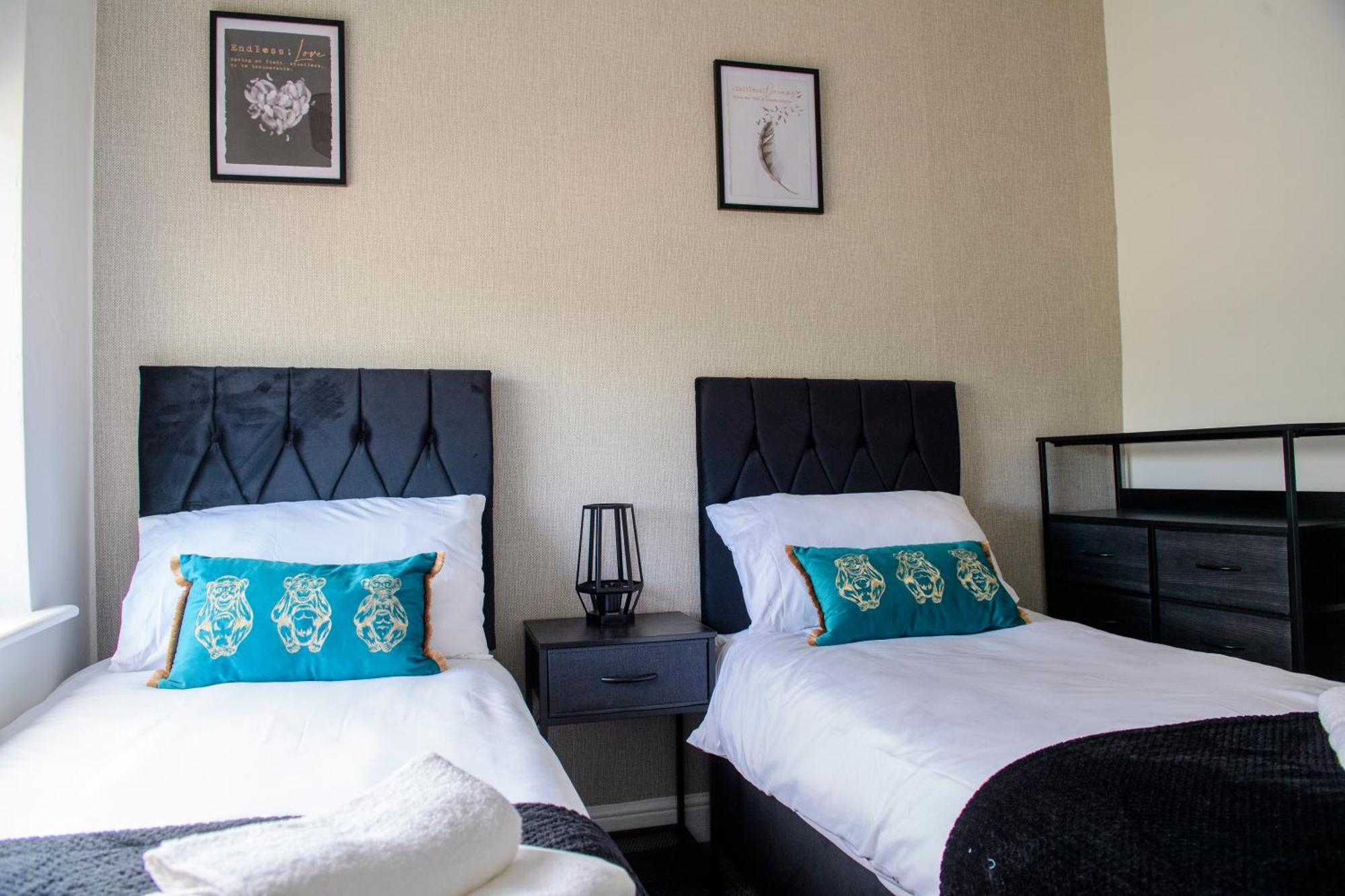 Stunning House - Sleeps 7 - 5 Mins Walk To Lincoln High Street - Parking - Wifi Villa Bagian luar foto